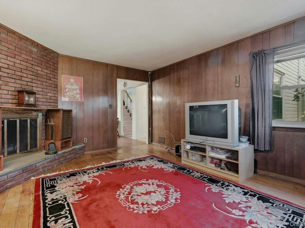 1 Hillcrest Road, Port Washington NY 11050