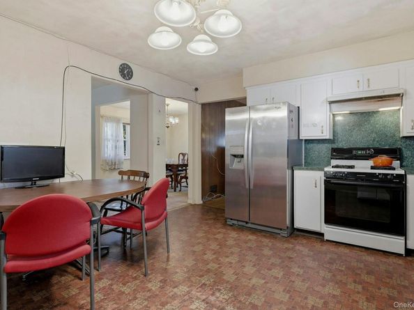 1 Hillcrest Road, Port Washington NY 11050