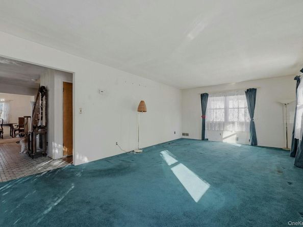 1 Hillcrest Road, Port Washington NY 11050