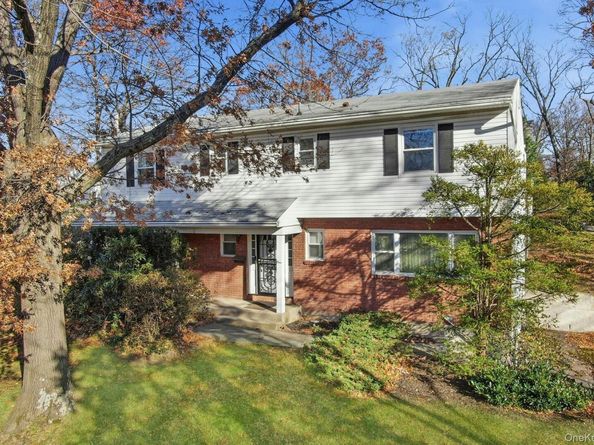 1 Hillcrest Road, Port Washington NY 11050