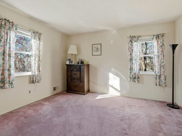 1 Hillcrest Road, Port Washington NY 11050