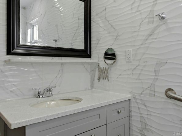 1 Hillcrest Road, Port Washington NY 11050