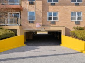 157 Hempstead Avenue B20, Lynbrook NY 11563