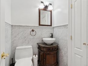 157 Hempstead Avenue B20, Lynbrook NY 11563