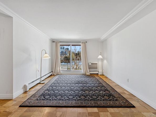 157 Hempstead Avenue B20, Lynbrook NY 11563