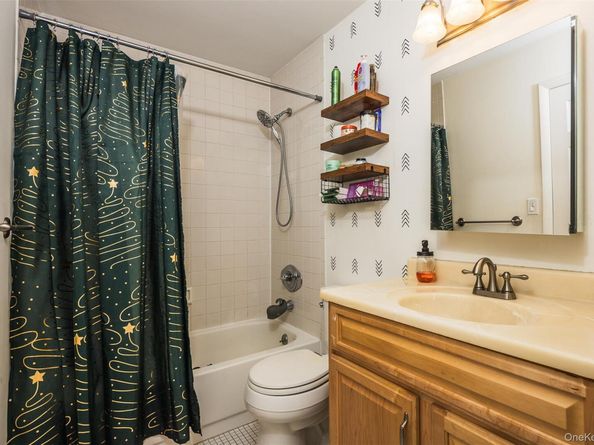 205 Haddon Hollow Court, Middle Island NY 11953