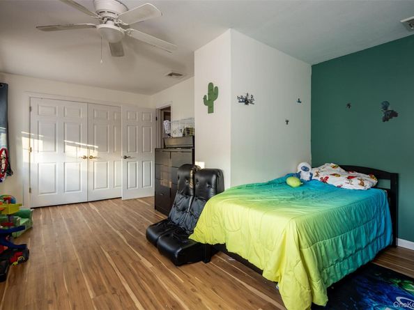 205 Haddon Hollow Court, Middle Island NY 11953