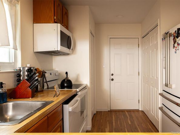 205 Haddon Hollow Court, Middle Island NY 11953