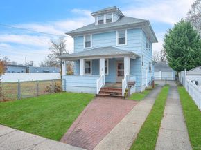 4 3rd Avenue, East Islip NY 11730
