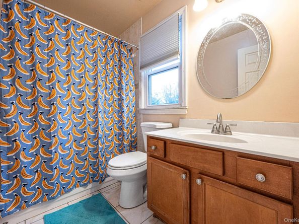 4 3rd Avenue, East Islip NY 11730