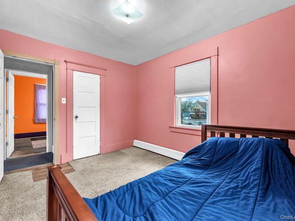 4 3rd Avenue, East Islip NY 11730