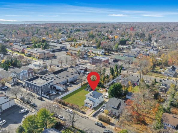 4 3rd Avenue, East Islip NY 11730