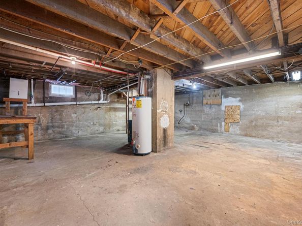 4 3rd Avenue, East Islip NY 11730