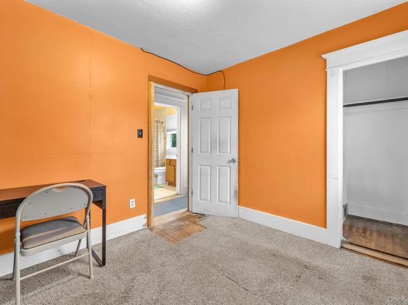 4 3rd Avenue, East Islip NY 11730