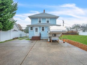 4 3rd Avenue, East Islip NY 11730