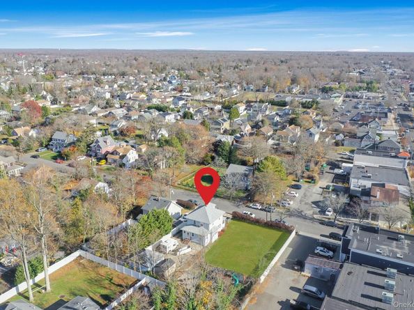 4 3rd Avenue, East Islip NY 11730