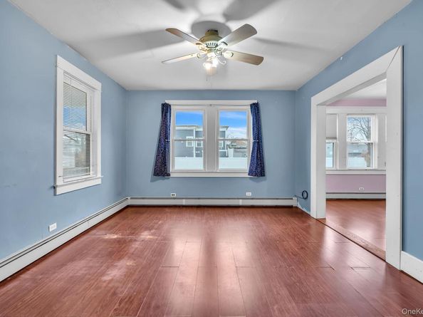 4 3rd Avenue, East Islip NY 11730