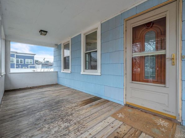 4 3rd Avenue, East Islip NY 11730