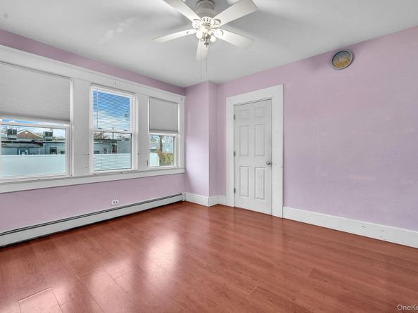 4 3rd Avenue, East Islip NY 11730