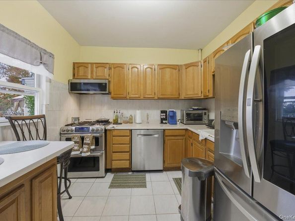 32 Franklin Avenue, Lynbrook NY 11563