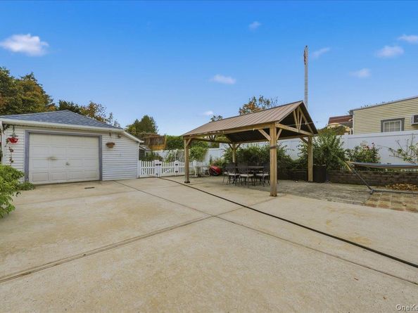 32 Franklin Avenue, Lynbrook NY 11563