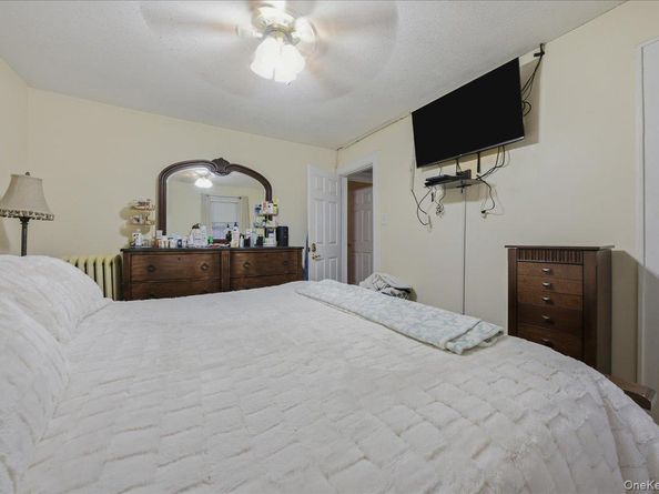 32 Franklin Avenue, Lynbrook NY 11563