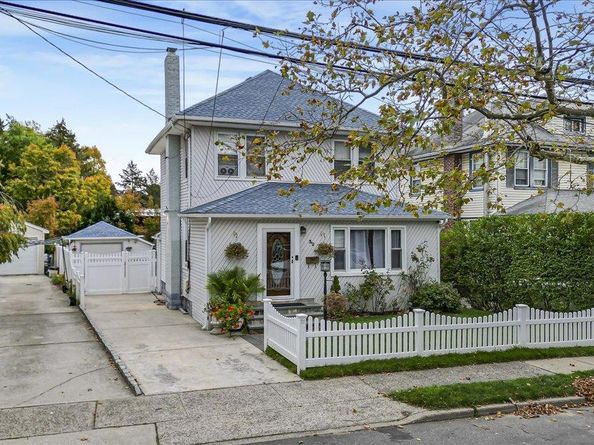 32 Franklin Avenue, Lynbrook NY 11563