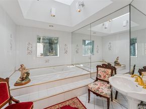 6 Last Lane, Hampton Bays NY 11946