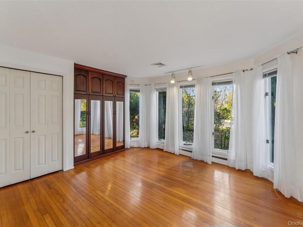 6 Last Lane, Hampton Bays NY 11946