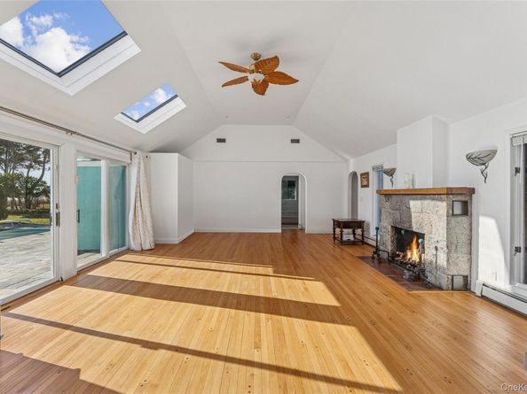 6 Last Lane, Hampton Bays NY 11946