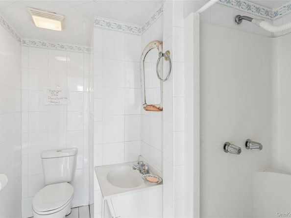 6 Last Lane, Hampton Bays NY 11946