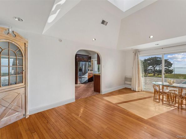 6 Last Lane, Hampton Bays NY 11946