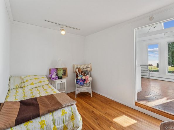 6 Last Lane, Hampton Bays NY 11946