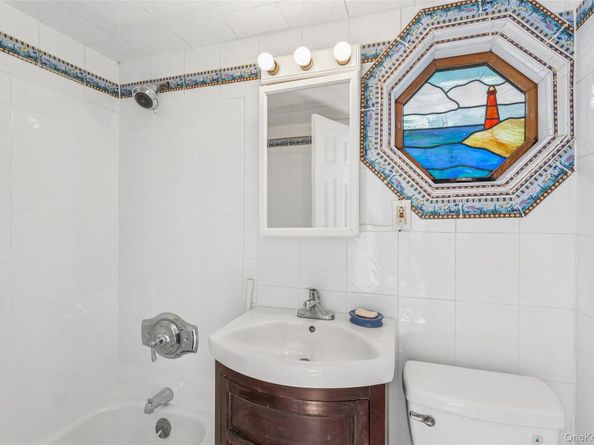 6 Last Lane, Hampton Bays NY 11946