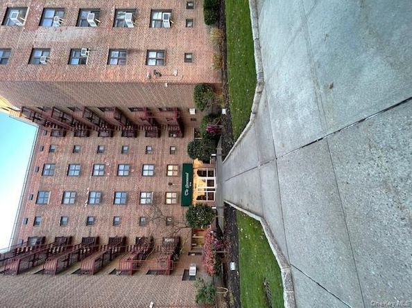 87-30 204 Street APTA54, Hollis NY 11423