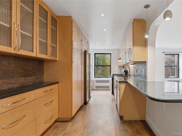 69-40 Yellowstone Boulevard 121, Forest Hills NY 11375