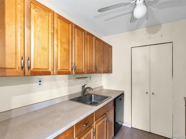 99 Richmond Boulevard 4B, Ronkonkoma NY 11779