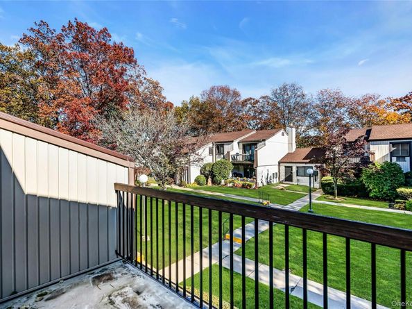 99 Richmond Boulevard 4B, Ronkonkoma NY 11779