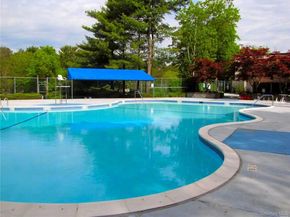 99 Richmond Boulevard 4B, Ronkonkoma NY 11779