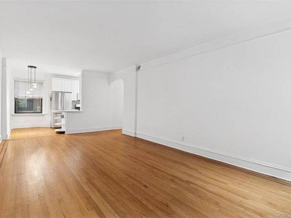 73-20 Austin Street 2E, Forest Hills NY 11375