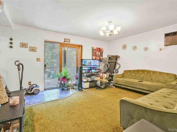 303 Nassau Boulevard, West Hempstead NY 11552