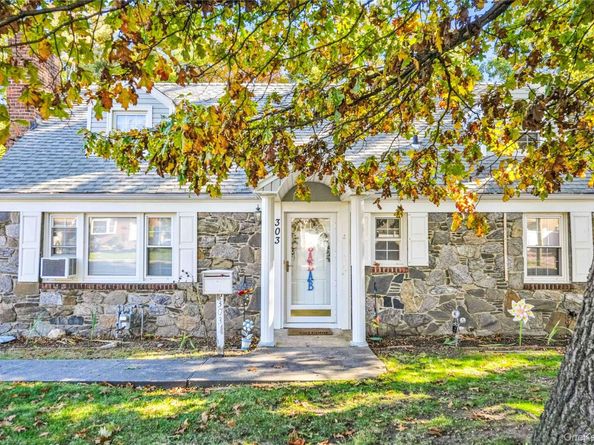 303 Nassau Boulevard, West Hempstead NY 11552