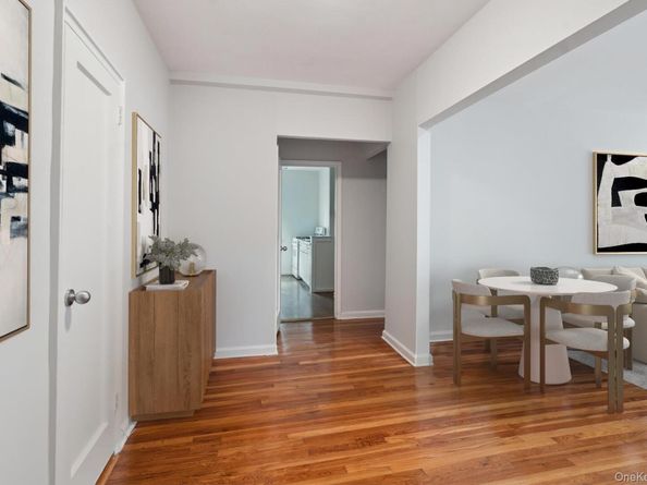 90 Schenck Avenue 2L, Great Neck NY 11021