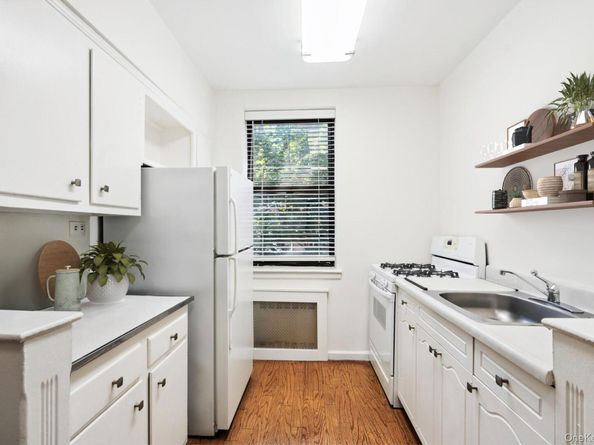 90 Schenck Avenue 2L, Great Neck NY 11021