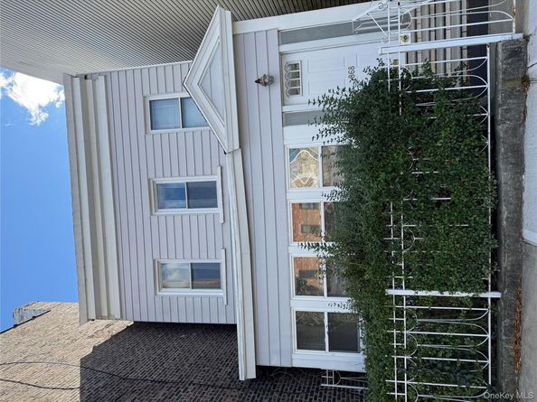 868 Morris Park Avenue, Bronx NY 10462