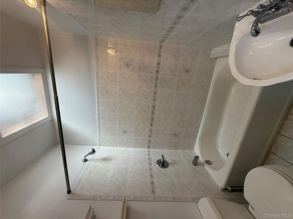 868 Morris Park Avenue, Bronx NY 10462