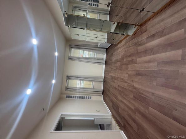 868 Morris Park Avenue, Bronx NY 10462