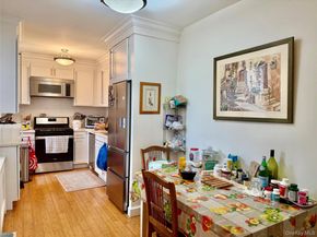 75 S middle neck 4H, Great Neck NY 11021