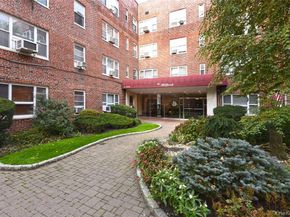 75 S middle neck 4H, Great Neck NY 11021