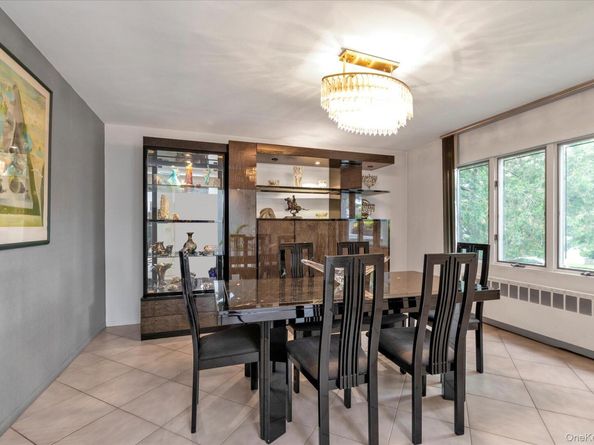 895 Cherry Lane, North Woodmere NY 11581